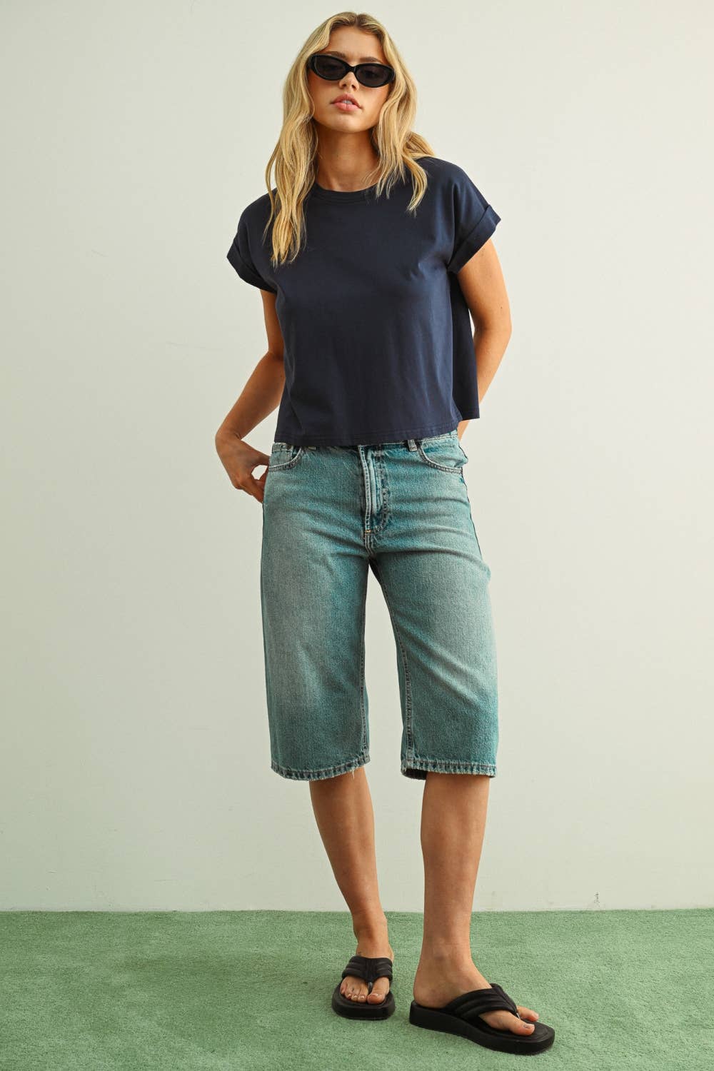 T2263 ROUND NECK CUFFED SLEEVE TOP: HEATHER GREY / S
