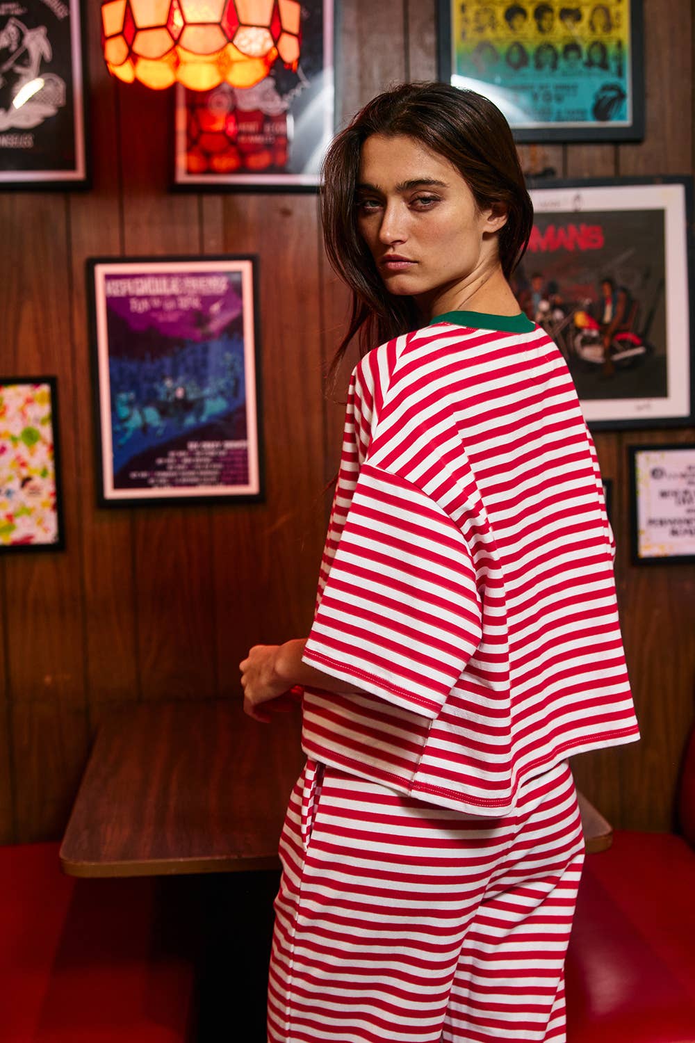 IT3087A | Striped Oversized Boxy Tee With Contrast Neck Band: RED/WHITE / M