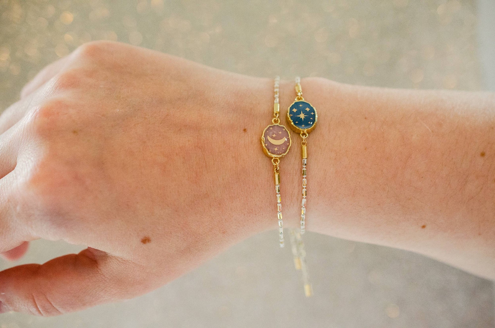 Gemstone Pull Tie Bracelet: Kyanite / Moon Face