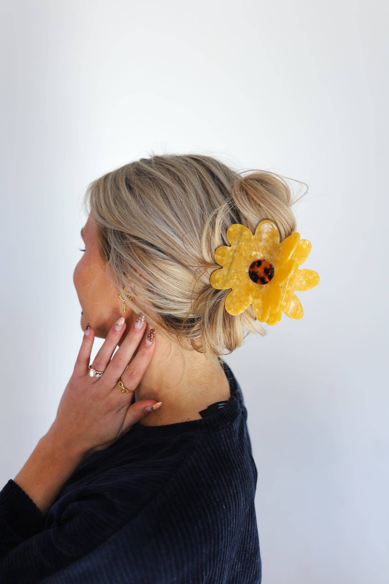 JUMBO FLOWER CLAW: HONEY SMALL PETAL