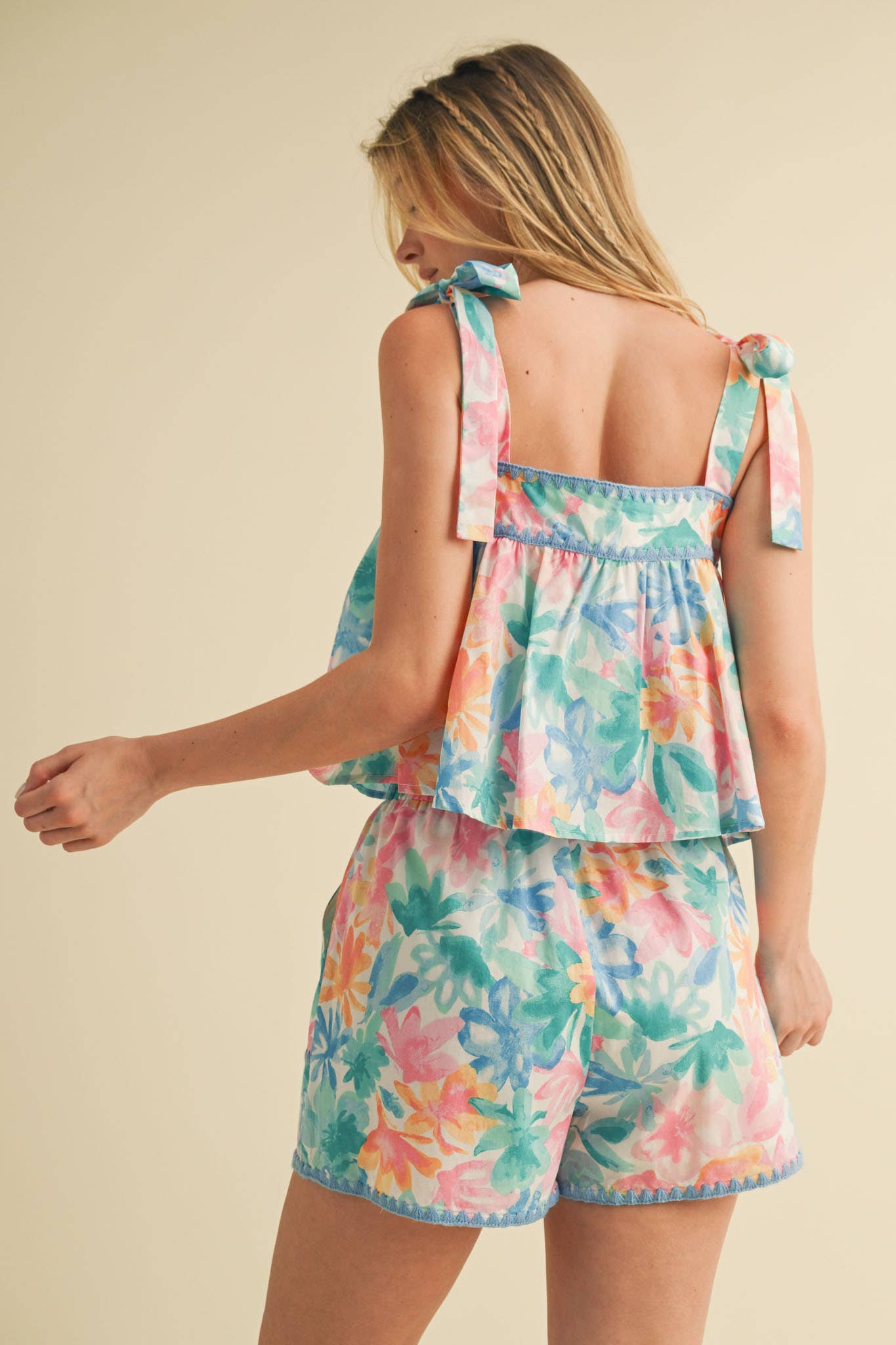 EXCLUSIVE FLORAL TIE SHOULDER TOP AND SHORTS SET