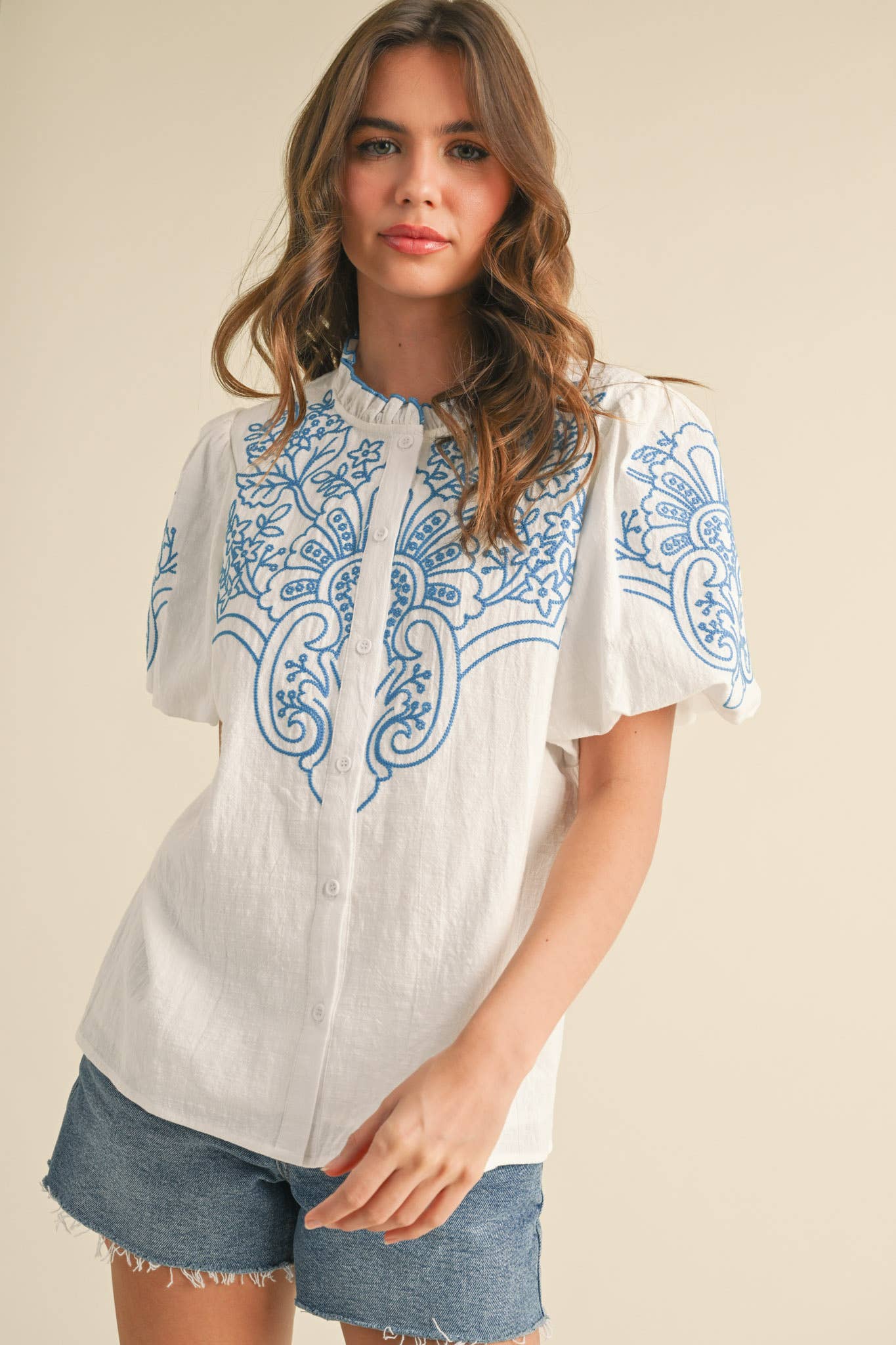 EMBROIDERED BUTTON DOWN BUBBLE SLEEVE TOP