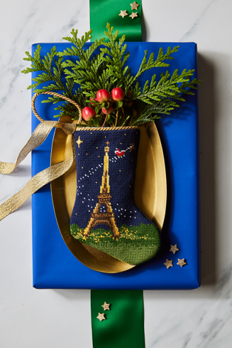 "Bonne Nuit" Santa in Paris