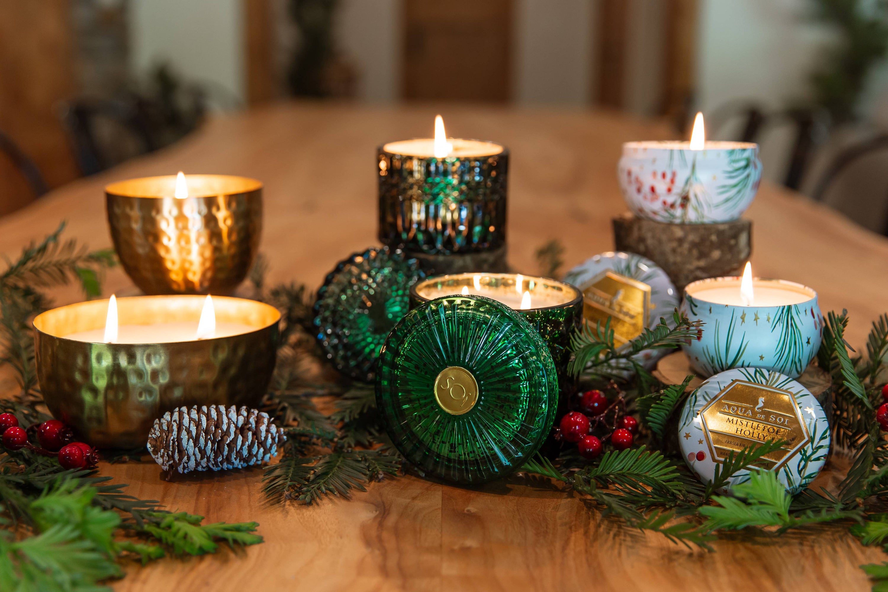 Mistletoe & Holly 15oz Shimmer Candle 2 wick