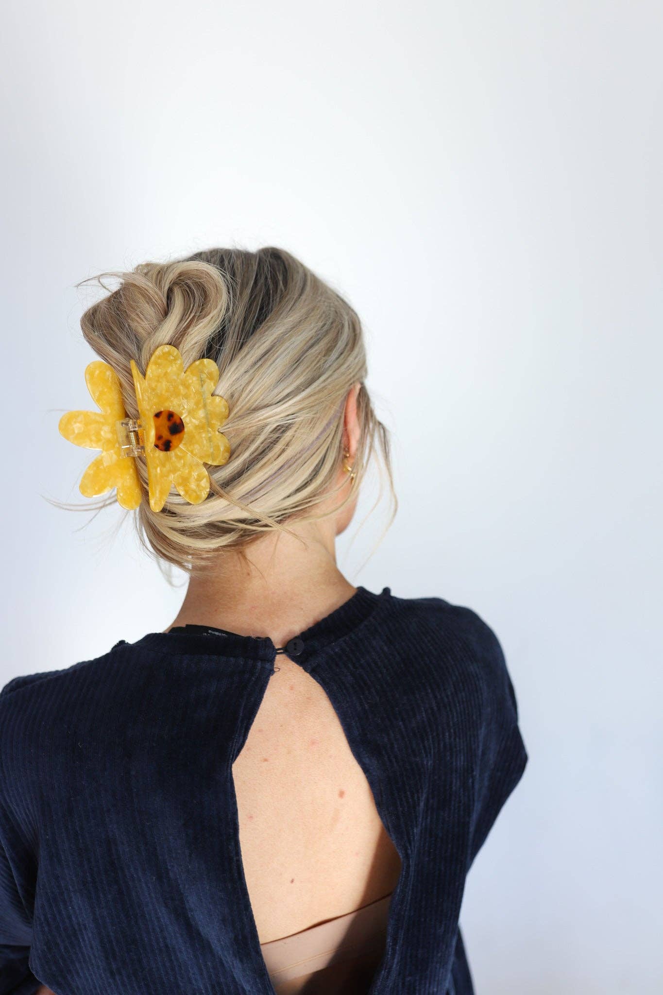 JUMBO FLOWER CLAW: HONEY SMALL PETAL
