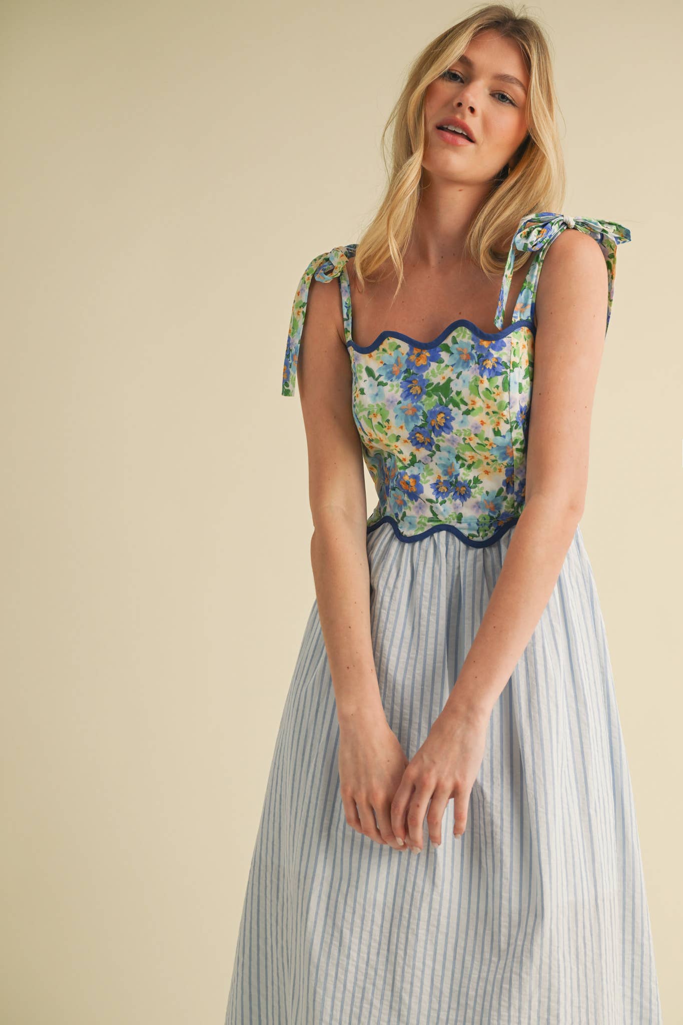 SCALLOPED MIXED PRINT MIDI DRESS