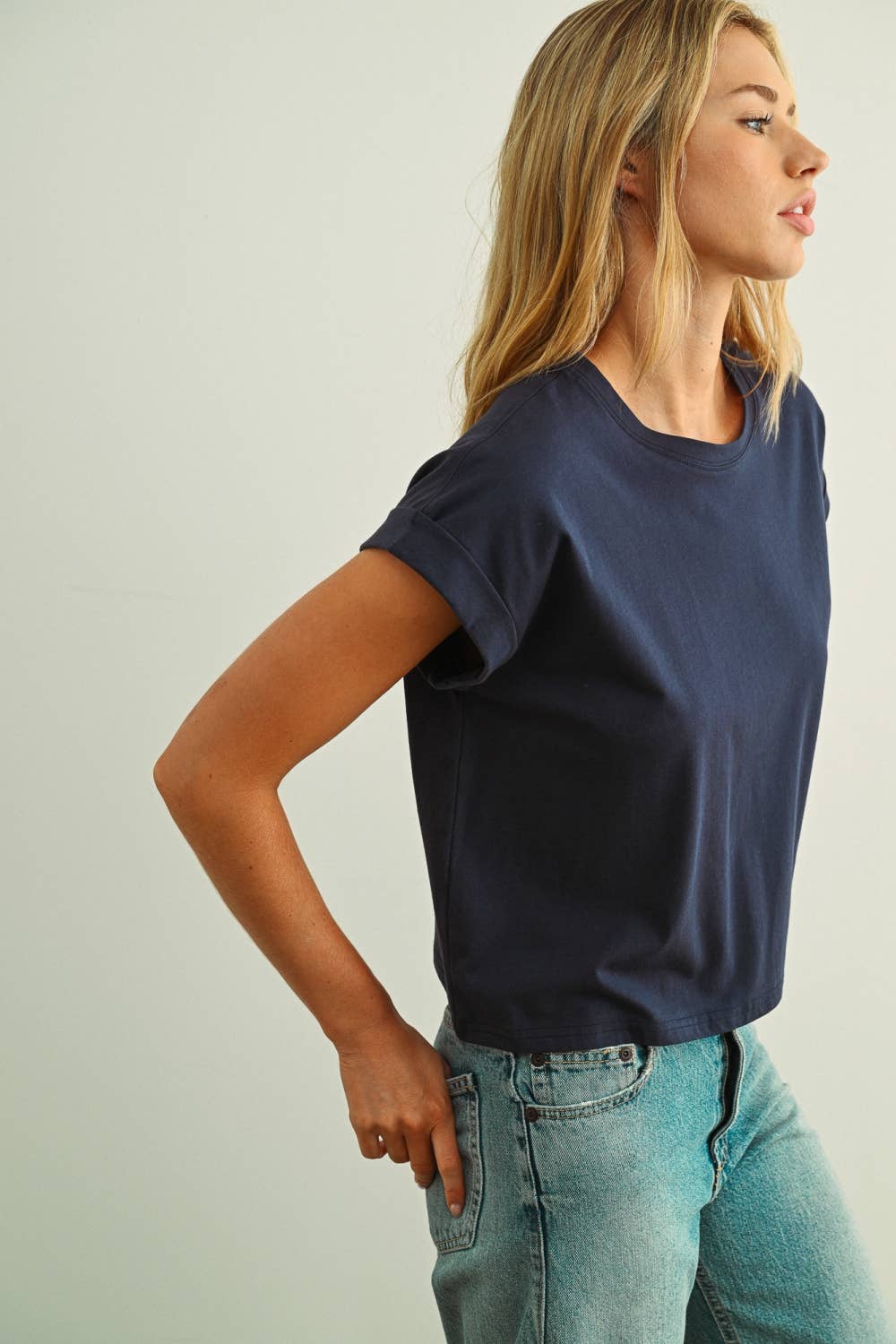 T2263 ROUND NECK CUFFED SLEEVE TOP: OFF WHITE / M