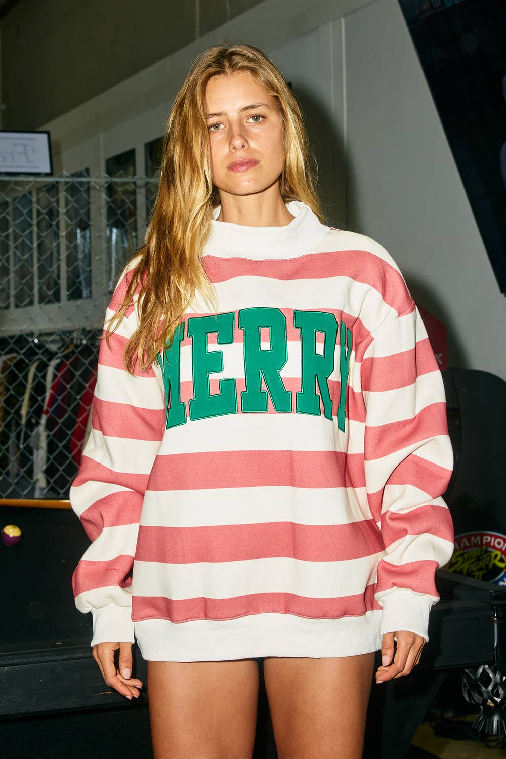 IT2594E-MERRY7 | 'MERRY' Applique Embroidered Sweatshirt : RED/WHITE / L/XL