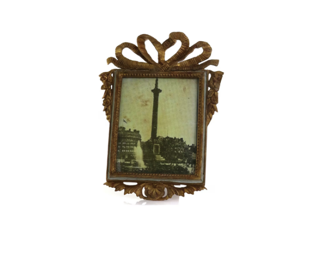 BOW AND GARLAND FRAME