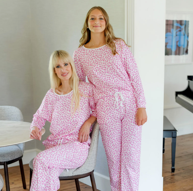 AUDREY WOMEN'S LONGSLEEVE TOP PANT SET - CONFETTI HEARTS PINK