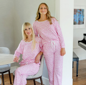 AUDREY WOMEN'S LONGSLEEVE TOP PANT SET - CONFETTI HEARTS PINK