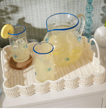 WEATHER WICKER SCALLOP EDGE SERVING TRAYS