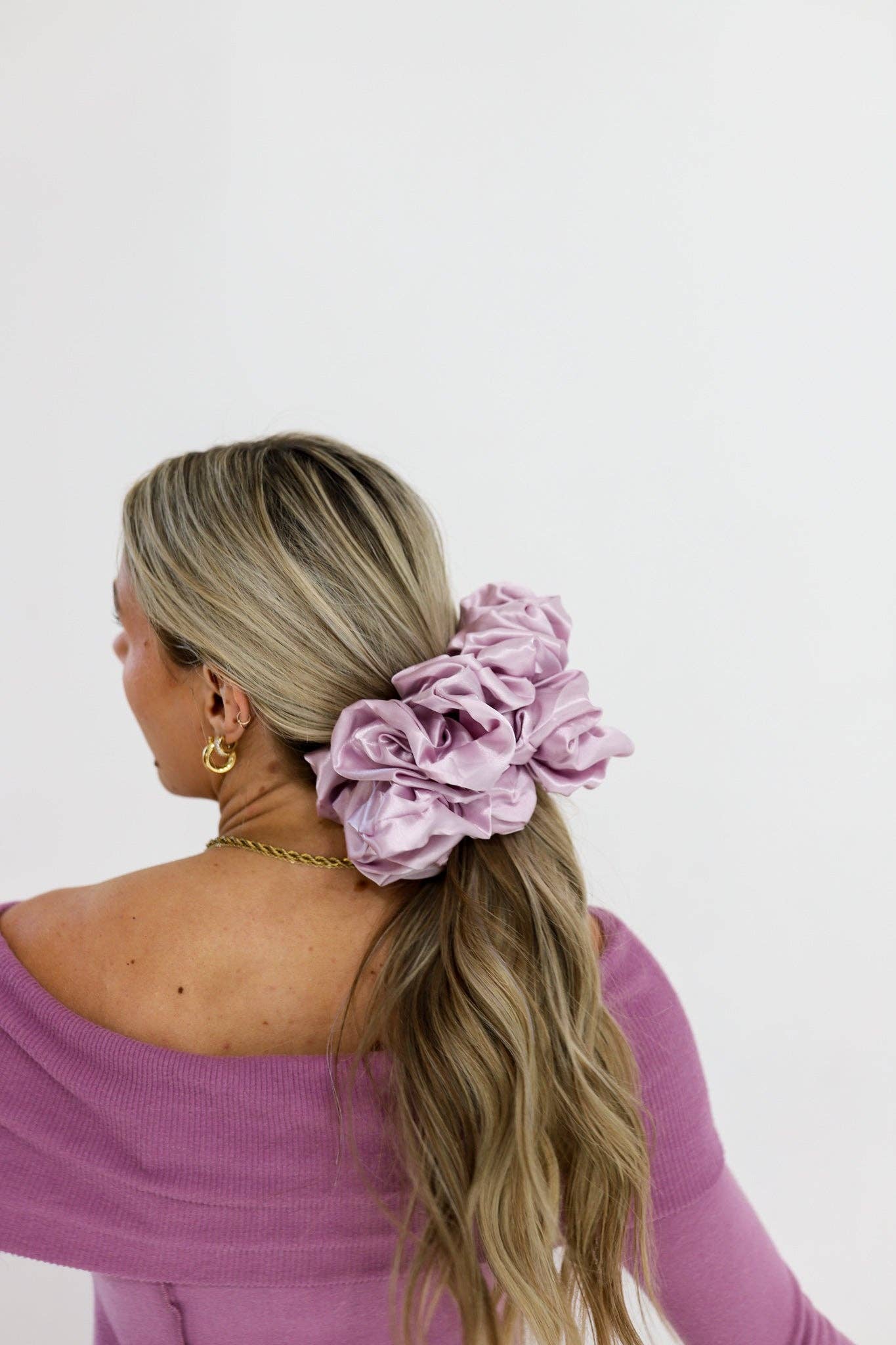 THE JUMBO SLEEP SCRUNCHIES: CHAMPAGNE