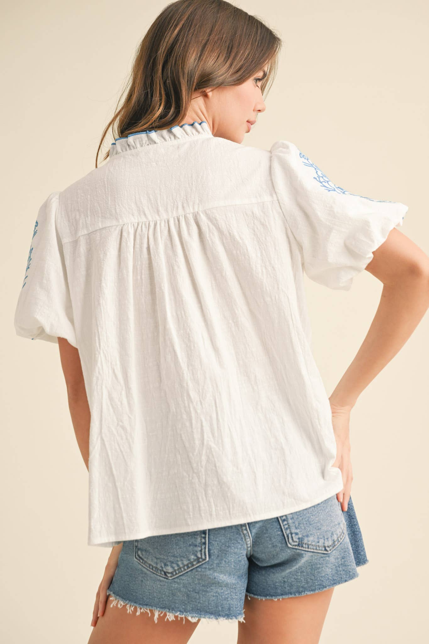EMBROIDERED BUTTON DOWN BUBBLE SLEEVE TOP