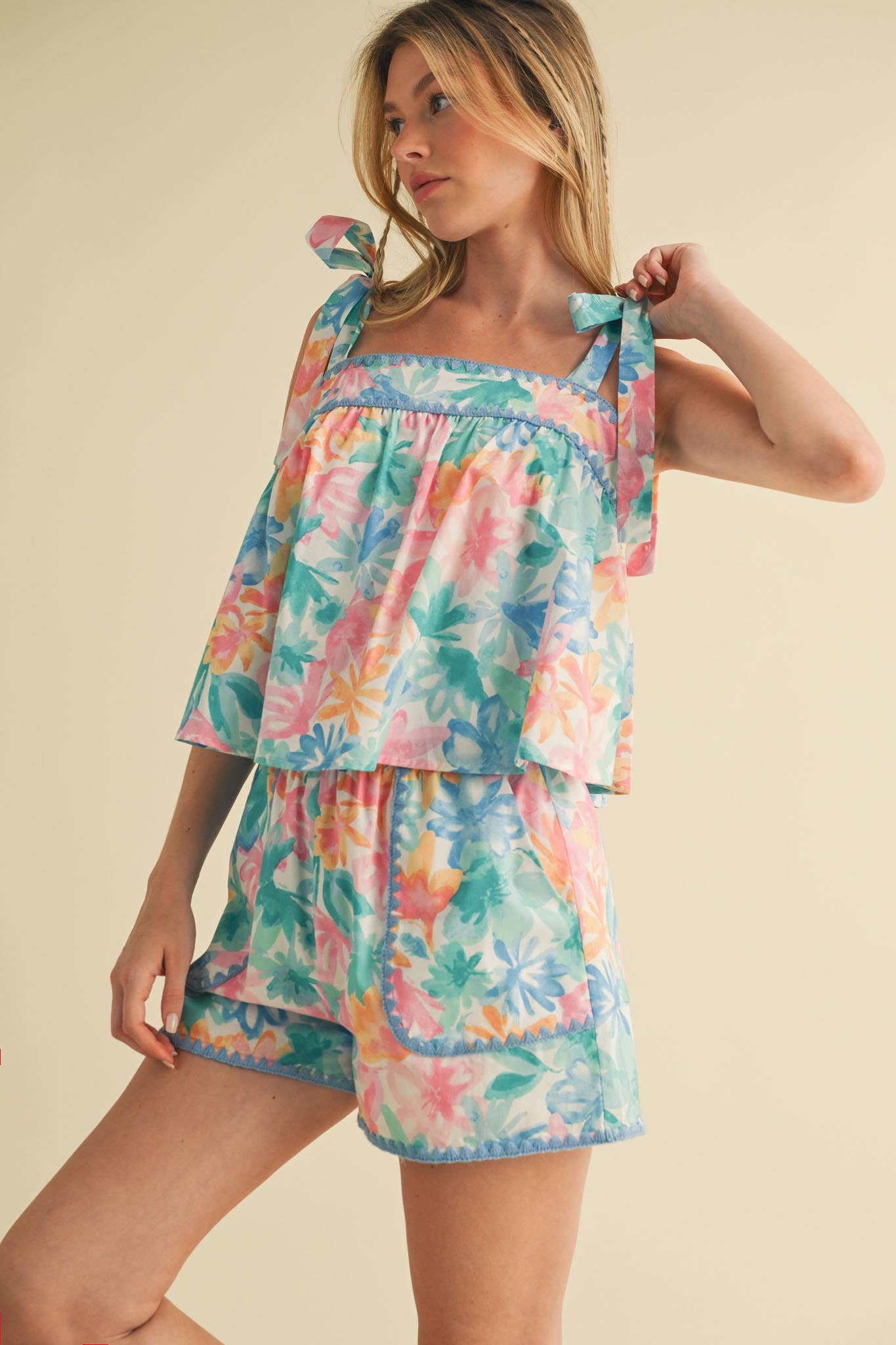 EXCLUSIVE FLORAL TIE SHOULDER TOP AND SHORTS SET