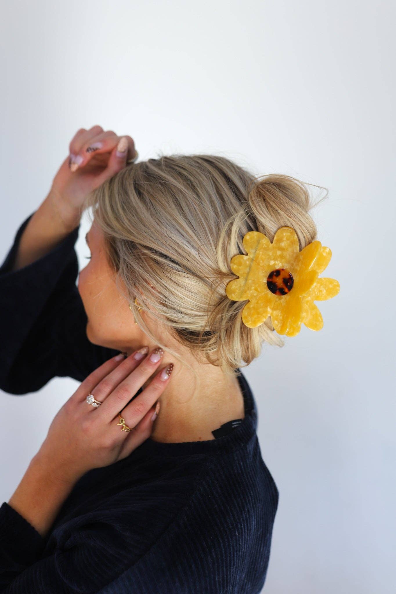 JUMBO FLOWER CLAW: HONEY SMALL PETAL