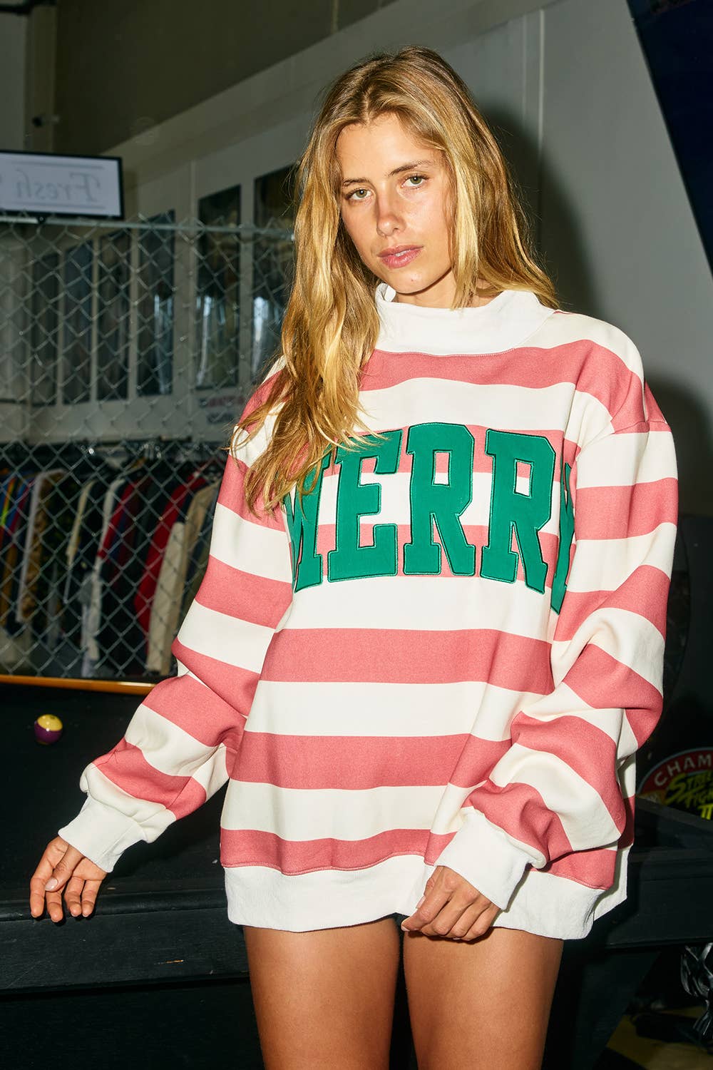 IT2594E-MERRY7 | 'MERRY' Applique Embroidered Sweatshirt : RED/WHITE / L/XL