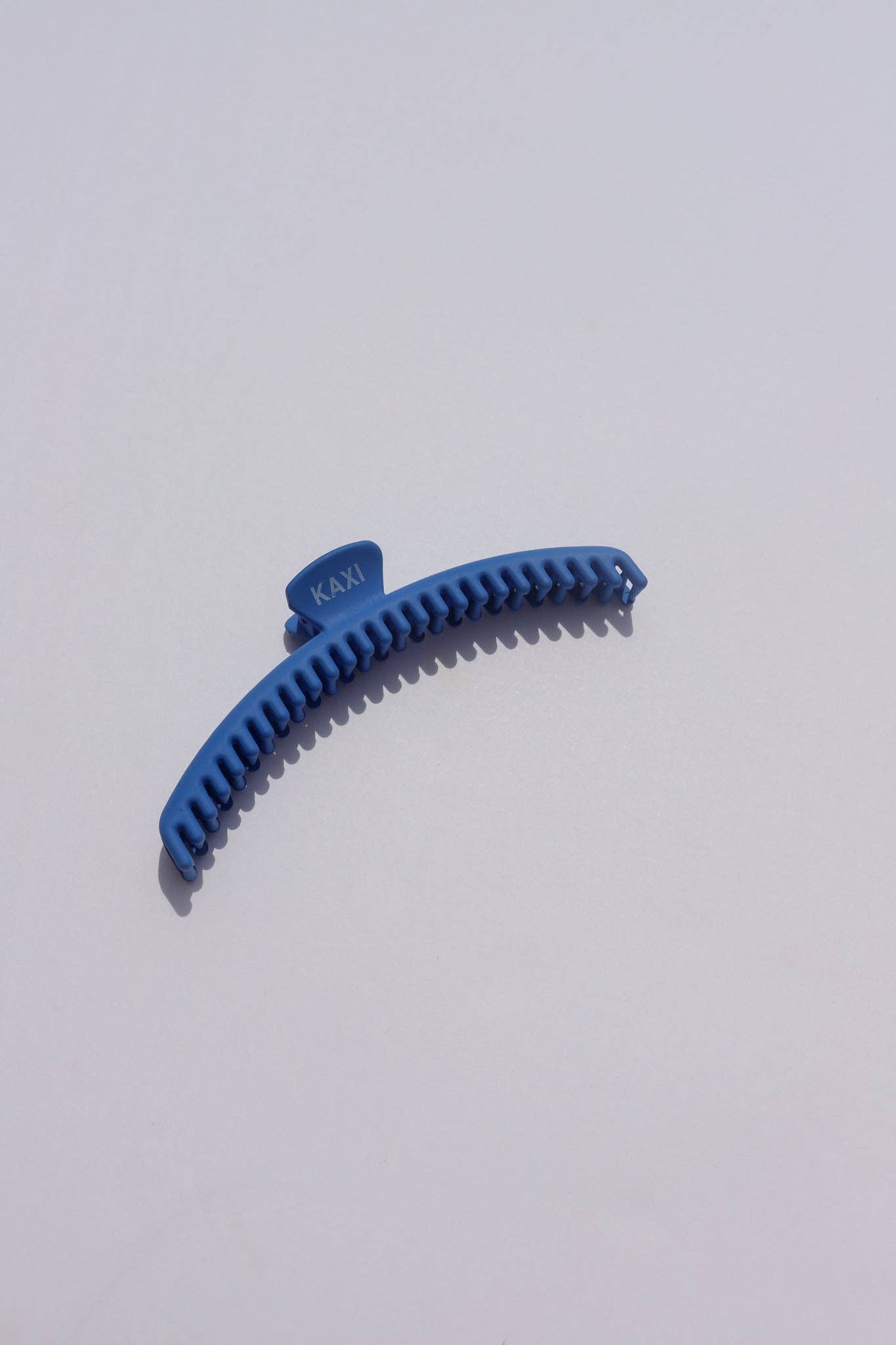 ORIGINAL HOLD EVERYTHING CLAW (13 COLORS): LIGHT BROWN