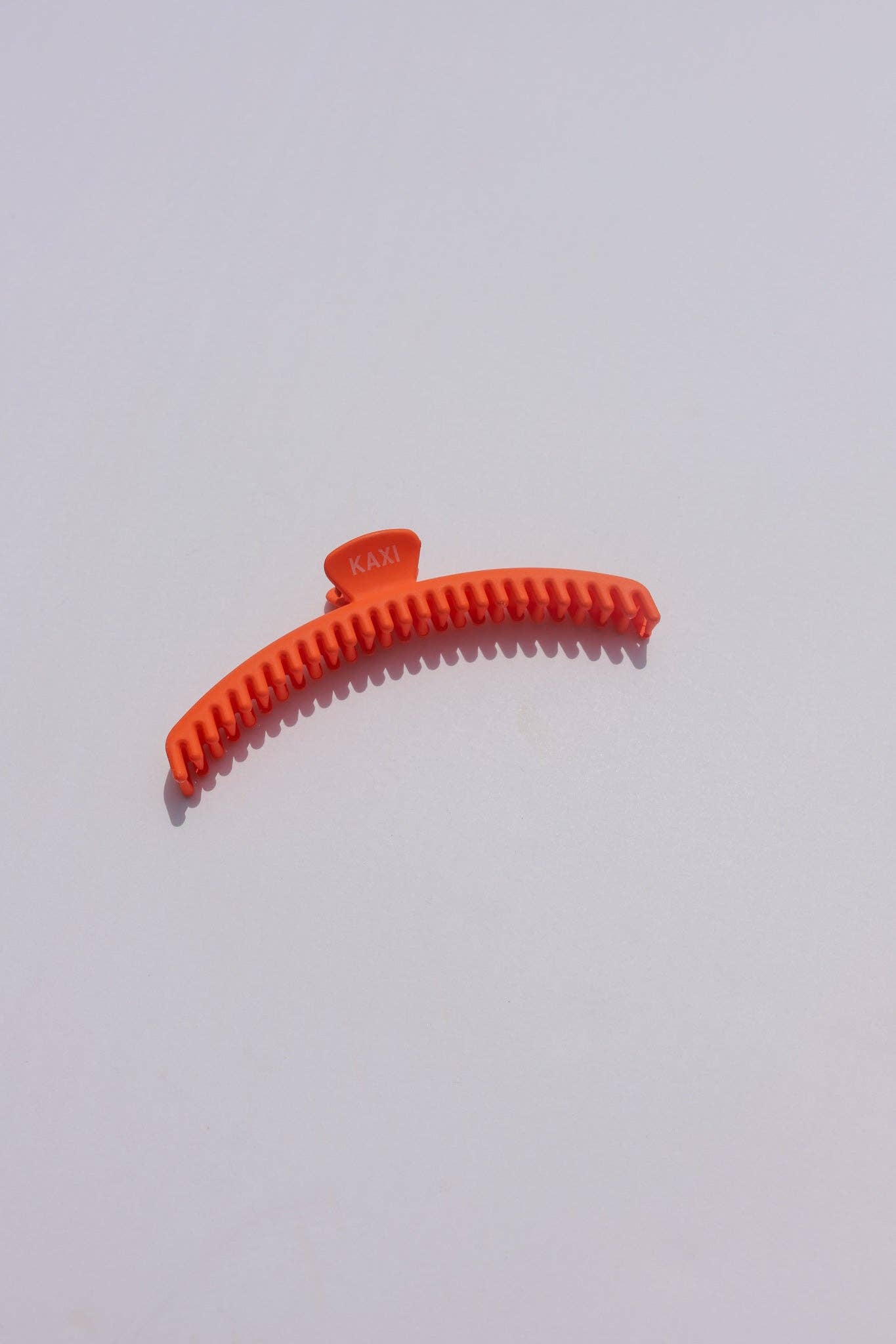 MIDI HOLD EVERYTHING CLAW ( 13 COLORS ): BONE