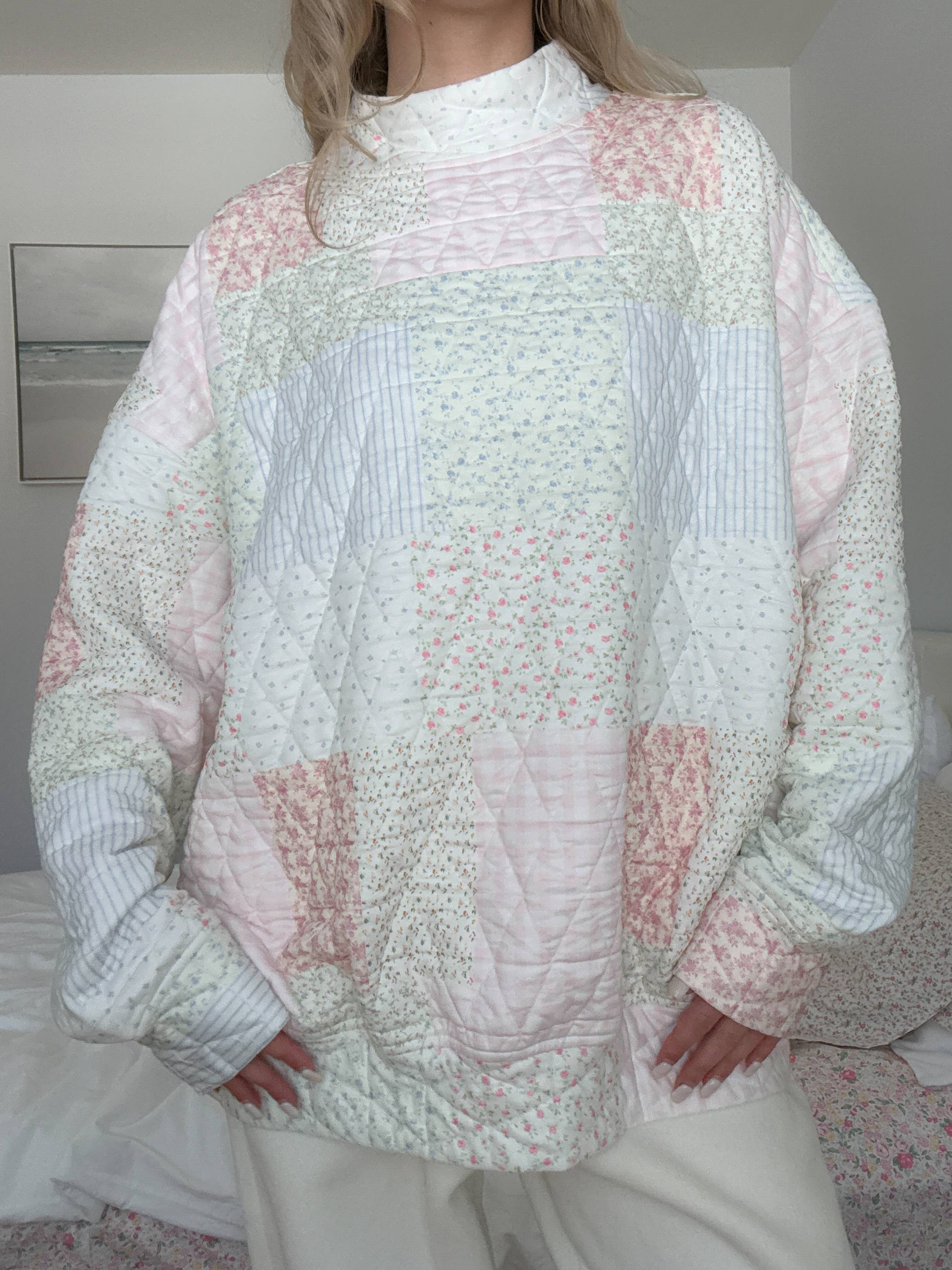 Quilted Pastel Mockneck Sweatshirt: Pastel