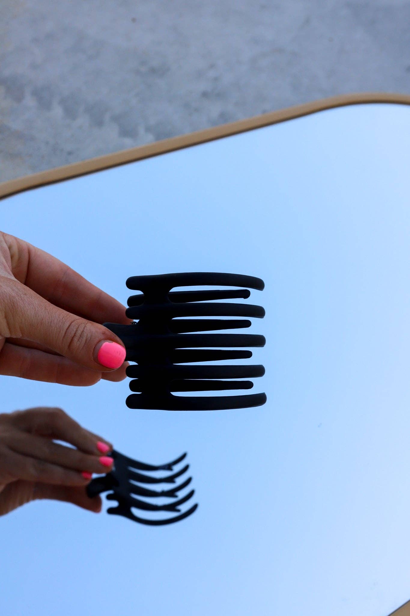 THE KAXI WIDE LAY DOWN CLAW ( 10 COLORS ): MATTE BLACK