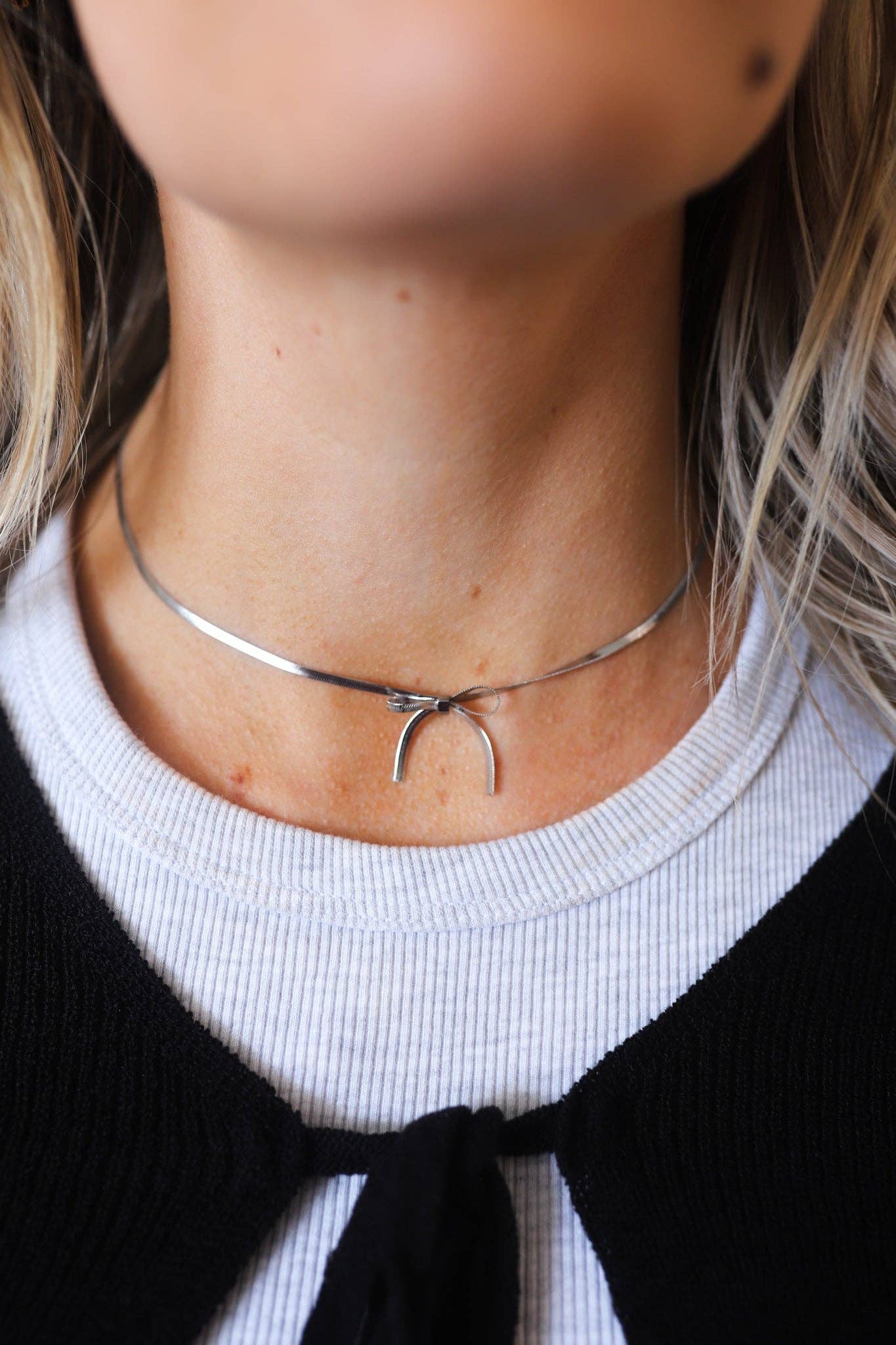 THE CHOKER BOW NECKLACE ( 2 COLORS ): SILVER