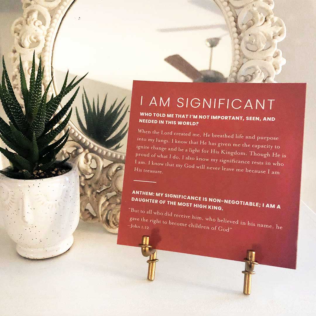 Worthy Collection w/Stand: Gold Bamaboo Stand